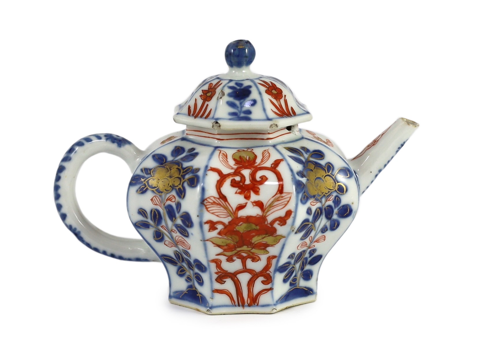 A small Chinese Imari octagonal teapot, Kangxi period, 10 cms high, 10.2 cm high, Rim chips